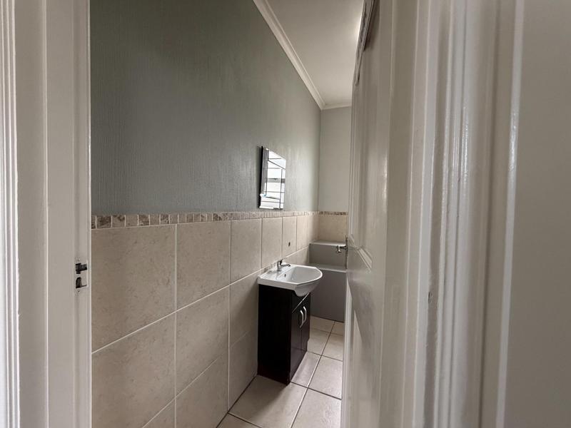 To Let Commercial Property for Rent in Walmer Eastern Cape